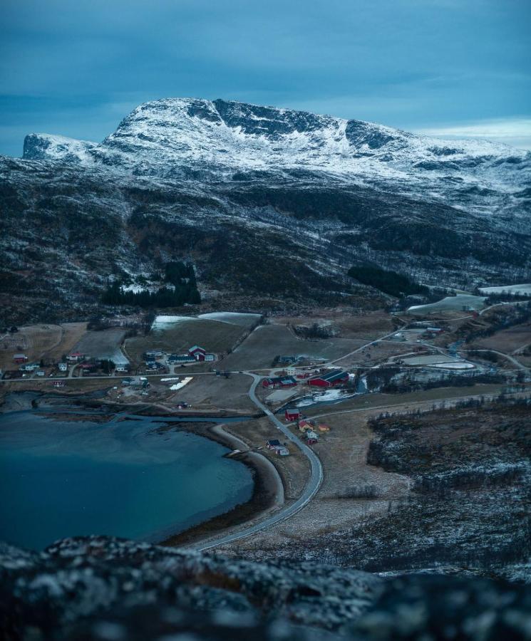Storjord Farmstay Ranchhouse Kvaloya Esterno foto