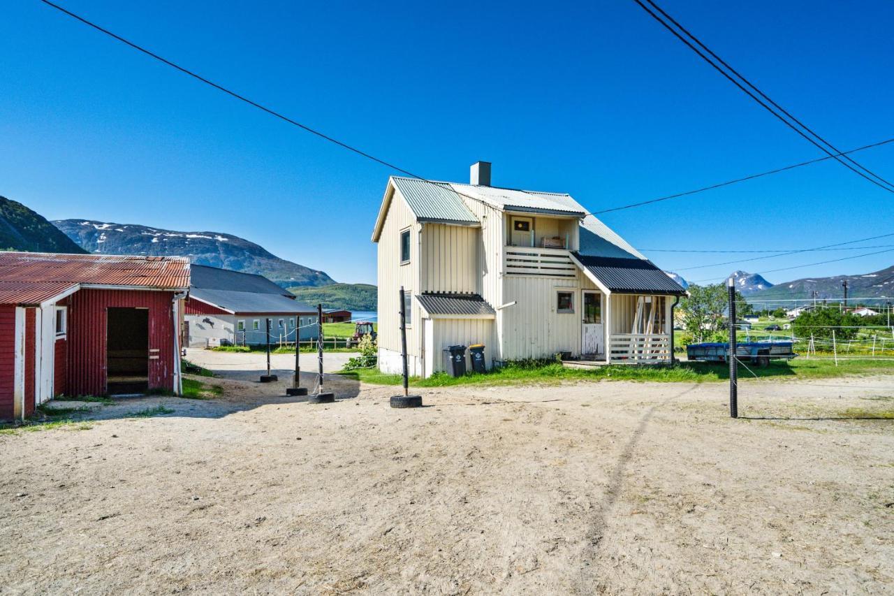 Storjord Farmstay Ranchhouse Kvaloya Esterno foto